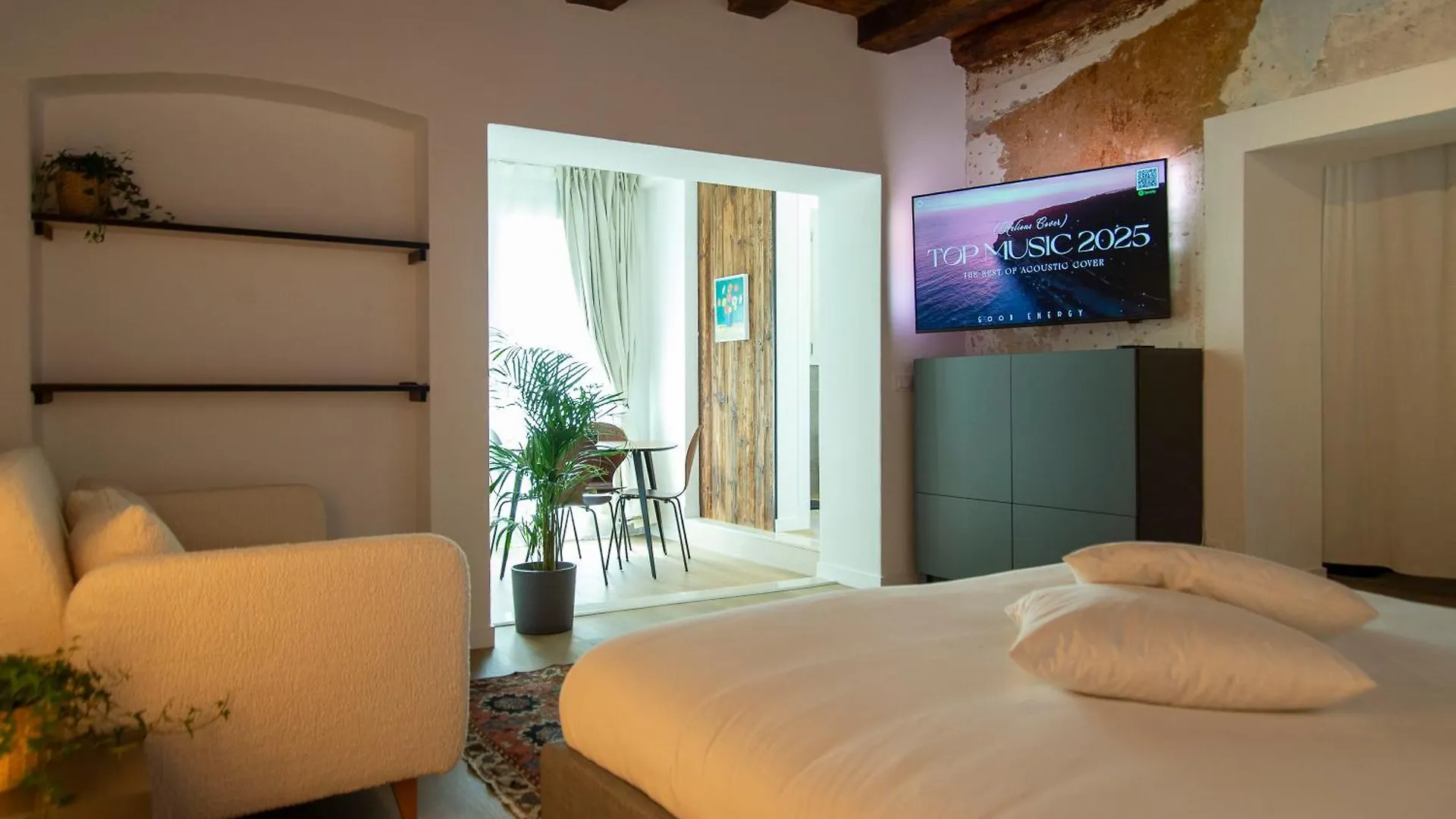 Ca Glera - Vintage Design Apartment Revine Lago 0*,  Italy