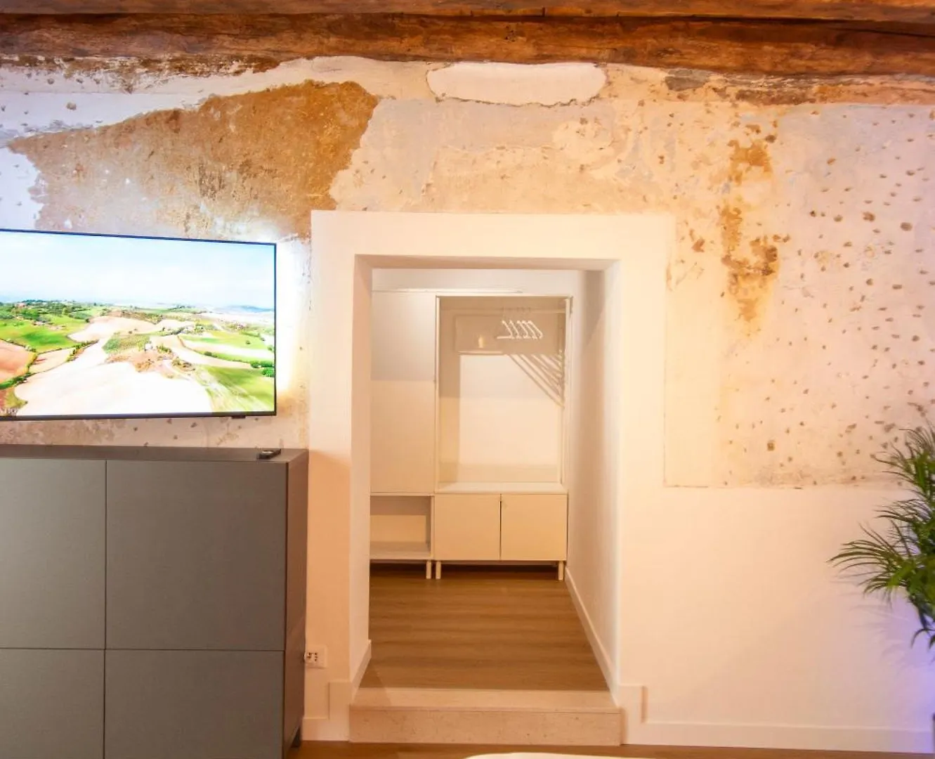 Ca Glera - Vintage Design Apartment Revine Lago 0*,  Italy