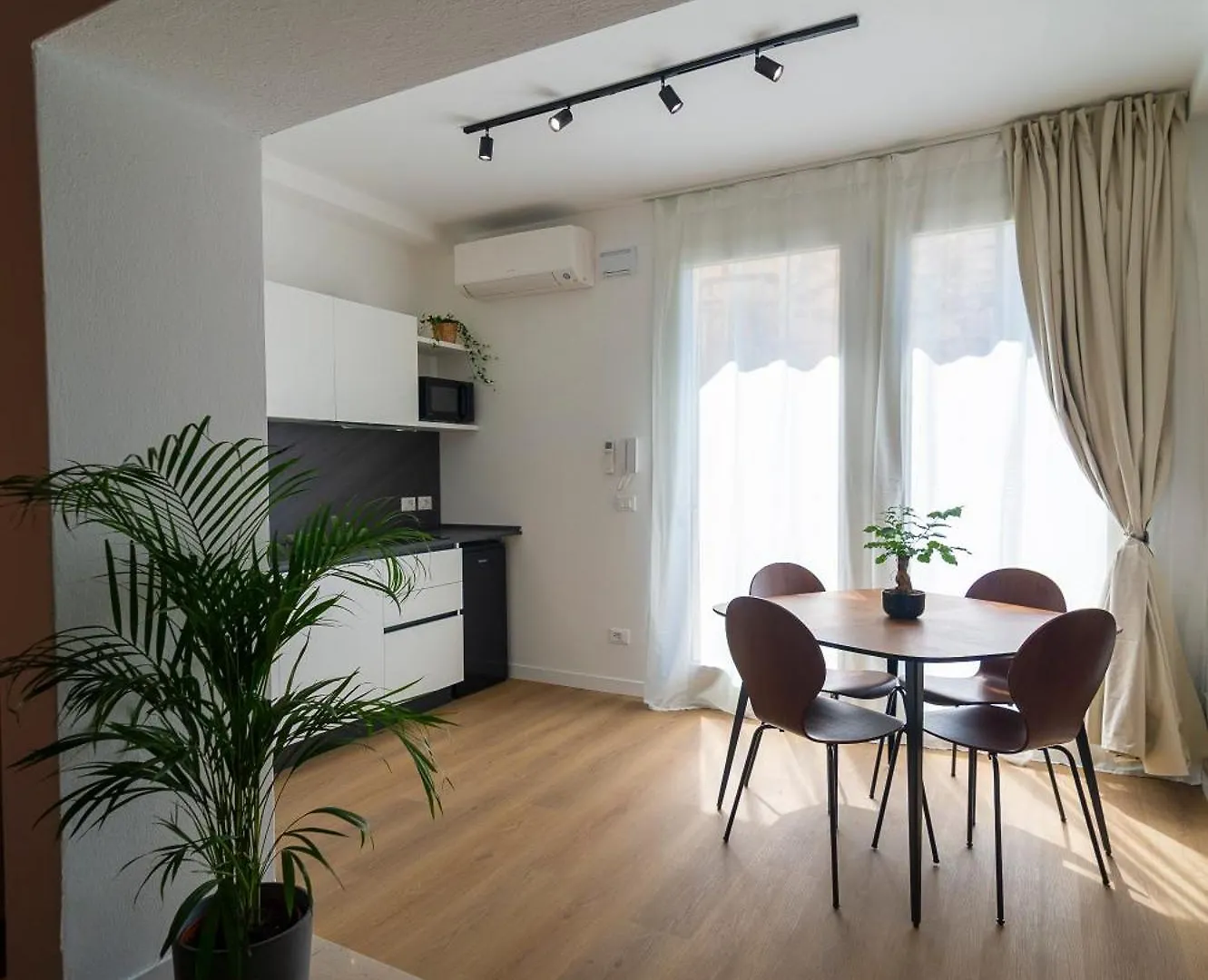Ca Glera - Vintage Design Apartment Revine Lago 0*,